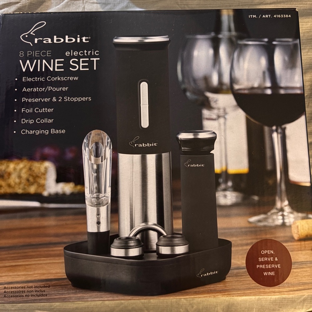 rabbit 8-Piece Electric Wine Set - Black